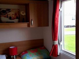 Marton Mere Holiday Village - Holiday Accommodation 6028 - Lake District - 1188972 - thumbnail photo 3