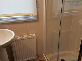 Marton Mere Holiday Village - Holiday Accommodation 6028 - Lake District - 1188972 - thumbnail photo 5