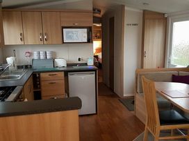 Marton Mere Holiday Village - Holiday Accommodation 6028 - Lake District - 1188972 - thumbnail photo 8