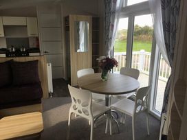Caister Holiday Park - Holiday Accommodation 6033 - Norfolk - 1188973 - thumbnail photo 2