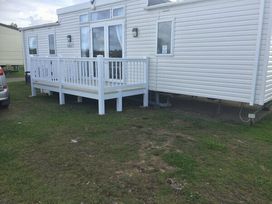 Caister Holiday Park - Holiday Accommodation 6033 - Norfolk - 1188973 - thumbnail photo 10