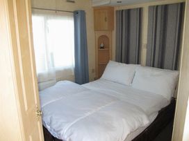Small Grove Caravan Park - Holiday Accommodation 6077 - Lincolnshire - 1188976 - thumbnail photo 5