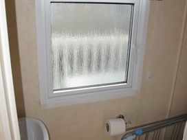 Small Grove Caravan Park - Holiday Accommodation 6077 - Lincolnshire - 1188976 - thumbnail photo 10