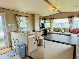 St Andrews Holiday Park - Holiday Accommodation 609 - Scottish Lowlands - 1188978 - thumbnail photo 4