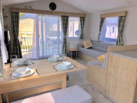 Seashore Holiday Park - Holiday Accommodation 6117 - Norfolk - 1188980 - thumbnail photo 2