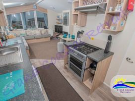 Devon Cliffs Holiday Park - Holiday Accommodation 6138 - Devon - 1188981 - thumbnail photo 1