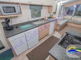 Devon Cliffs Holiday Park - Holiday Accommodation 6138 - Devon - 1188981 - thumbnail photo 2