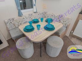 Devon Cliffs Holiday Park - Holiday Accommodation 6138 - Devon - 1188981 - thumbnail photo 5
