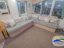 Devon Cliffs Holiday Park - Holiday Accommodation 6138 - Devon - 1188981 - thumbnail photo 6