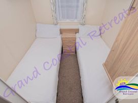 Devon Cliffs Holiday Park - Holiday Accommodation 6138 - Devon - 1188981 - thumbnail photo 10