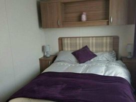 Caister Holiday Park - Holiday Accommodation 6189 - Norfolk - 1188983 - thumbnail photo 3