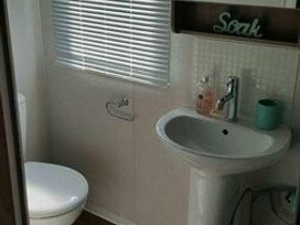 Caister Holiday Park - Holiday Accommodation 6189 - Norfolk - 1188983 - thumbnail photo 8