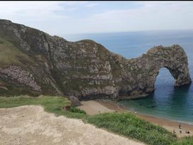 Durdle Door Holiday Park - Holiday Accommodation 622 - Dorset - 1188985 - thumbnail photo 13