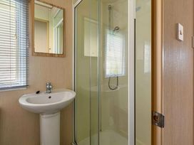 Widemouth Bay Caravan Park - Holiday Accommodation 6231 - Cornwall - 1188986 - thumbnail photo 14