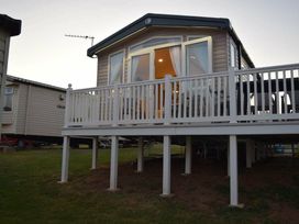 Devon Cliffs Holiday Park - Holiday Accommodation 6258 - Devon - 1188990 - thumbnail photo 1