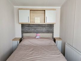 Devon Cliffs Holiday Park - Holiday Accommodation 6258 - Devon - 1188990 - thumbnail photo 9