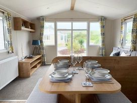 South Bay Holiday Park - Holiday Accommodation 6261 - Devon - 1188991 - thumbnail photo 2