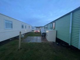 Presthaven Beach Resort - Holiday Accommodation 628 - North Wales - 1188994 - thumbnail photo 2