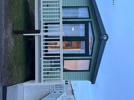 Presthaven Beach Resort - Holiday Accommodation 628 - North Wales - 1188994 - thumbnail photo 6