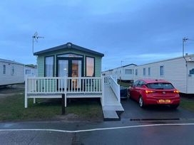 Presthaven Beach Resort - Holiday Accommodation 628 - North Wales - 1188994 - thumbnail photo 11