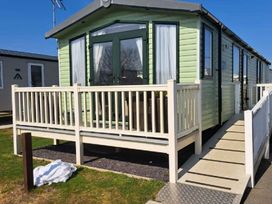 Presthaven Beach Resort - Holiday Accommodation 628 - North Wales - 1188994 - thumbnail photo 15