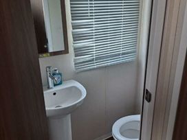Presthaven Beach Resort - Holiday Accommodation 628 - North Wales - 1188994 - thumbnail photo 17