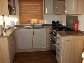 Pinewoods Holiday Park - Holiday Accommodation 6322 - Norfolk - 1188998 - thumbnail photo 3