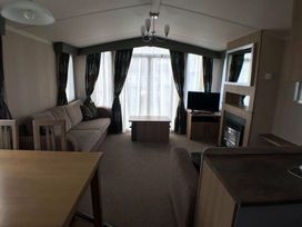 Pinewoods Holiday Park - Holiday Accommodation 6322 - Norfolk - 1188998 - thumbnail photo 9