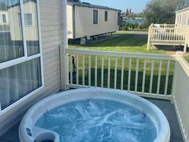 Tattershall Lakes Country Park - Holiday Accommodation 639 - Lincolnshire - 1189004 - thumbnail photo 2