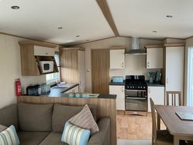 Tattershall Lakes Country Park - Holiday Accommodation 639 - Lincolnshire - 1189004 - thumbnail photo 9
