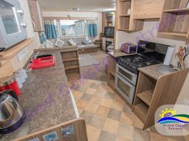 Devon Cliffs Holiday Park - Holiday Accommodation 6399 - Devon - 1189006 - thumbnail photo 2