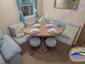 Devon Cliffs Holiday Park - Holiday Accommodation 6400 - Devon - 1189007 - thumbnail photo 4