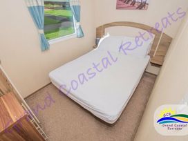 Devon Cliffs Holiday Park - Holiday Accommodation 6400 - Devon - 1189007 - thumbnail photo 10