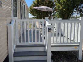 Coopers Beach Holiday Park - Holiday Accommodation 6404 - Suffolk & Essex - 1189008 - thumbnail photo 2