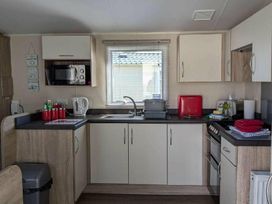 Coopers Beach Holiday Park - Holiday Accommodation 6404 - Suffolk & Essex - 1189008 - thumbnail photo 4