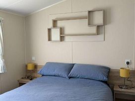 Coopers Beach Holiday Park - Holiday Accommodation 6404 - Suffolk & Essex - 1189008 - thumbnail photo 12