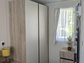 Coopers Beach Holiday Park - Holiday Accommodation 6404 - Suffolk & Essex - 1189008 - thumbnail photo 14