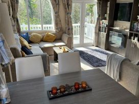 Oakdene Forest Park - Holiday Accommodation 6437 - Hampshire - 1189011 - thumbnail photo 17