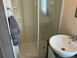 Oakdene Forest Park - Holiday Accommodation 6437 - Hampshire - 1189011 - thumbnail photo 19