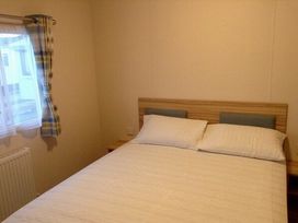 Lyons Sunnysands Holiday Park - Holiday Accommodation 6465 - Mid Wales - 1189012 - thumbnail photo 6