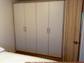 Lyons Sunnysands Holiday Park - Holiday Accommodation 6465 - Mid Wales - 1189012 - thumbnail photo 7