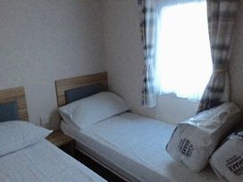 Lyons Sunnysands Holiday Park - Holiday Accommodation 6465 - Mid Wales - 1189012 - thumbnail photo 8