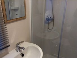 Lyons Sunnysands Holiday Park - Holiday Accommodation 6465 - Mid Wales - 1189012 - thumbnail photo 9