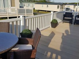 Cayton Bay Caravan Park - Holiday Accommodation 6516 - North Yorkshire (incl. Whitby) - 1189014 - thumbnail photo 6