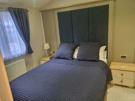 Cayton Bay Caravan Park - Holiday Accommodation 6516 - North Yorkshire (incl. Whitby) - 1189014 - thumbnail photo 15
