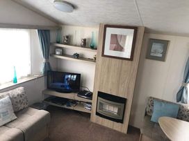 Primrose Valley Holiday Park - Holiday Accommodation 6531 - North Yorkshire (incl. Whitby) - 1189015 - thumbnail photo 12