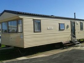 Primrose Valley Holiday Park - Holiday Accommodation 6565 - North Yorkshire (incl. Whitby) - 1189017 - thumbnail photo 2