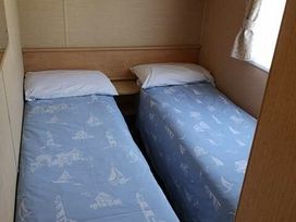 Primrose Valley Holiday Park - Holiday Accommodation 6565 - North Yorkshire (incl. Whitby) - 1189017 - thumbnail photo 6