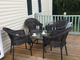 Pinewoods Holiday Park - Holiday Accommodation 6578 - Norfolk - 1189018 - thumbnail photo 5