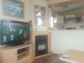 Kingfisher Caravan Park - Holiday Accommodation 6636 - Lincolnshire - 1189027 - thumbnail photo 5